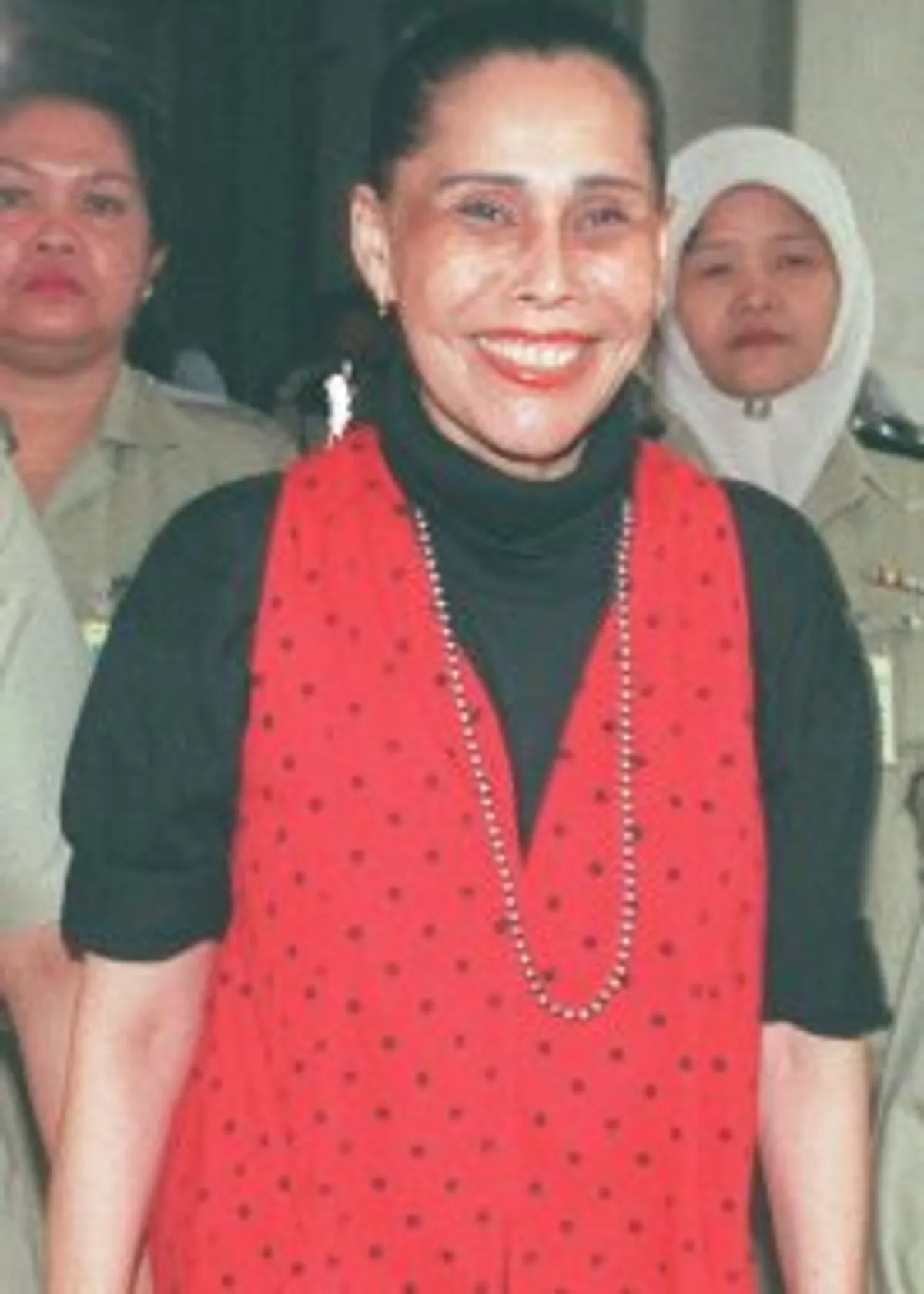 Mona Fandey: Szamanka, morderczyni, gwiazda pop